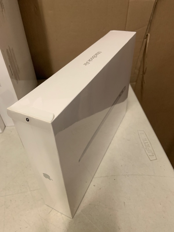 Photo 1 of 2020 Apple MacBook Air Laptop: Apple M1 Chip, 13” Retina Display, 8GB RAM, 256GB SSD Storage, Backlit Keyboard, FaceTime HD Camera, Touch ID. Works with iPhone/iPad; Silver