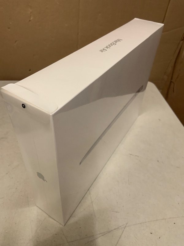 Photo 1 of 2020 Apple MacBook Air Laptop: Apple M1 Chip, 13” Retina Display, 8GB RAM, 256GB SSD Storage, Backlit Keyboard, FaceTime HD Camera, Touch ID. Works with iPhone/iPad; Silver