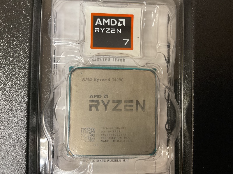 Photo 1 of AMD Ryzen 5 3400G 3.7GHz Quad-Core AM4 Processor with Radeon Vega Graphics