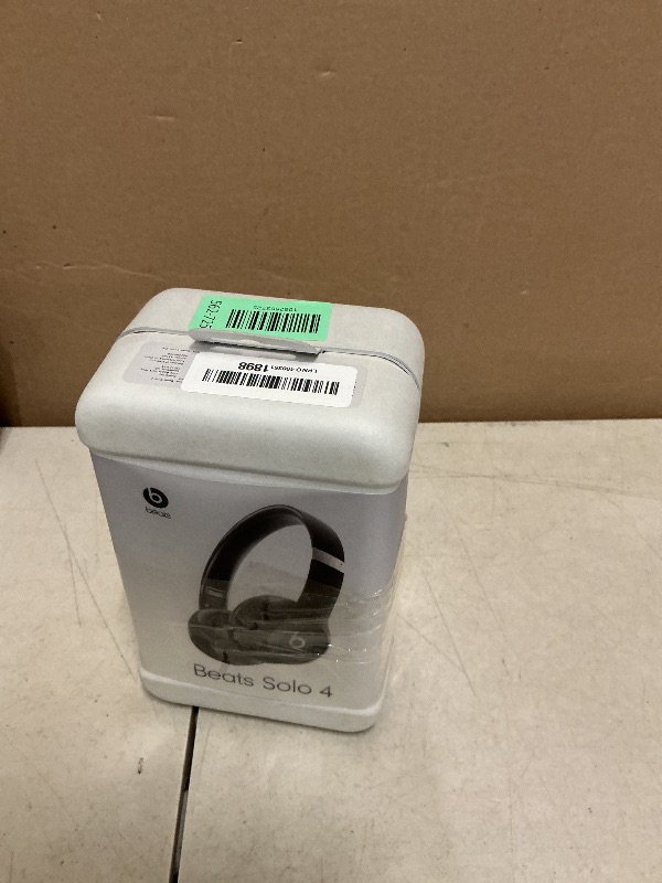 Photo 1 of Beats Solo 4 
Color BLACK 
