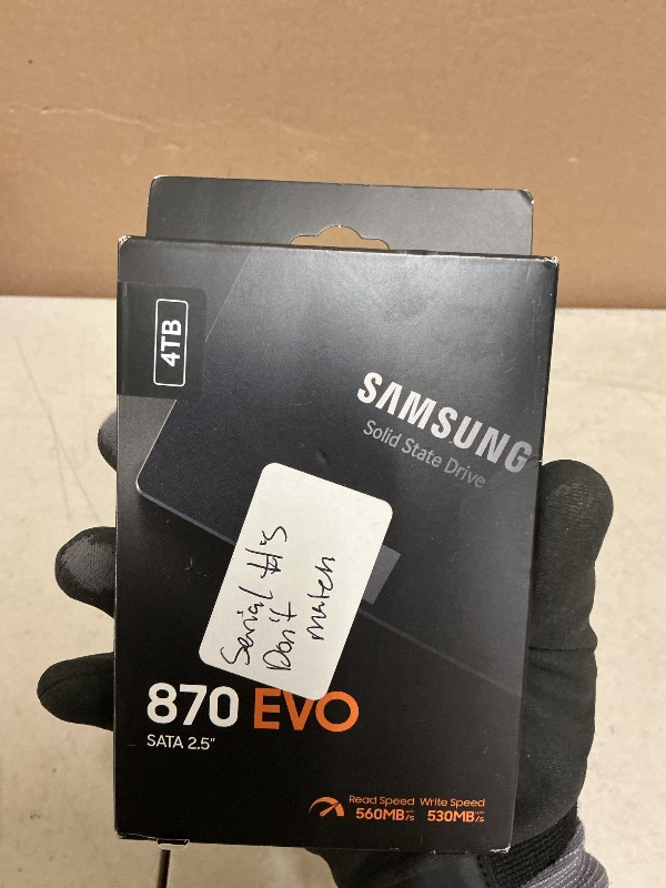 Photo 1 of SAMSUNG 870 EVO 4TB 2.5 Inch SATA III Internal SSD (MZ-77E4T0B/AM) , Black