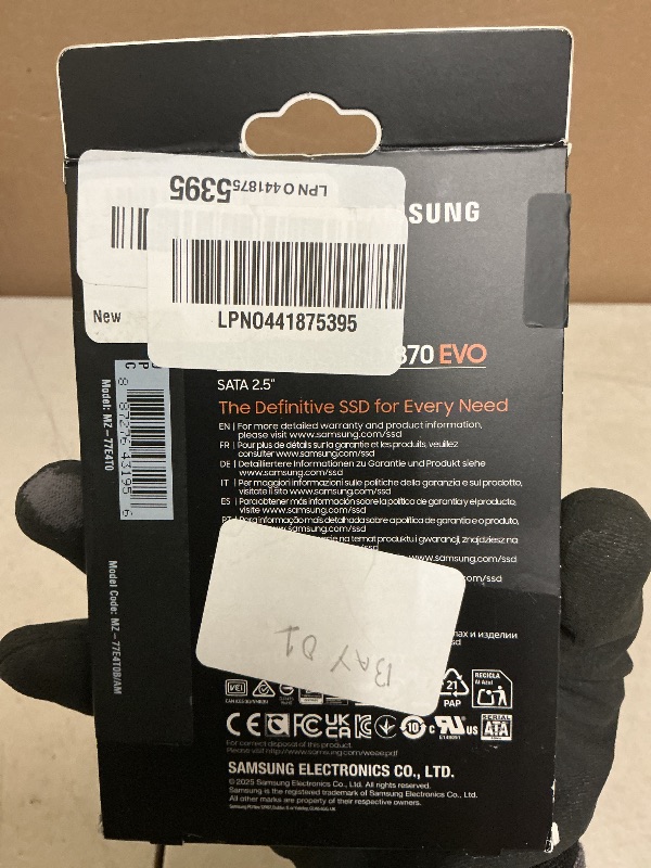 Photo 1 of SAMSUNG 870 EVO 4TB 2.5 Inch SATA III Internal SSD (MZ-77E4T0B/AM) , Black