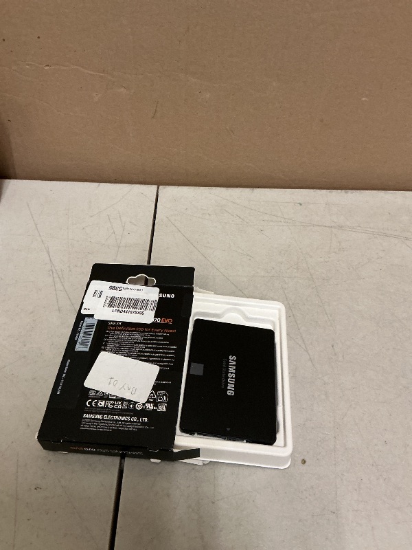 Photo 1 of SAMSUNG 870 EVO 4TB 2.5 Inch SATA III Internal SSD (MZ-77E4T0B/AM) , Black
