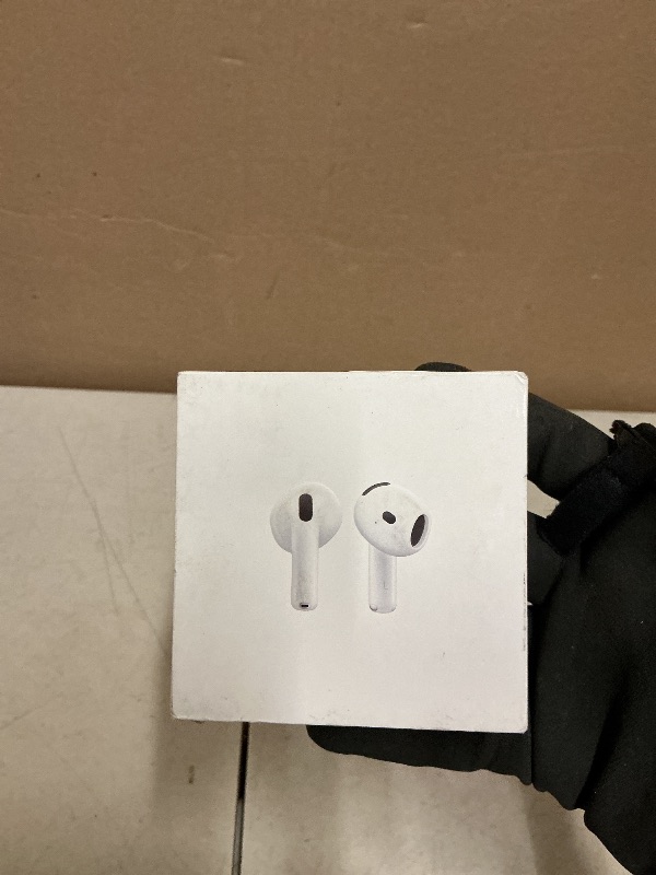 Photo 1 of Apple AirPods 4
-sealed