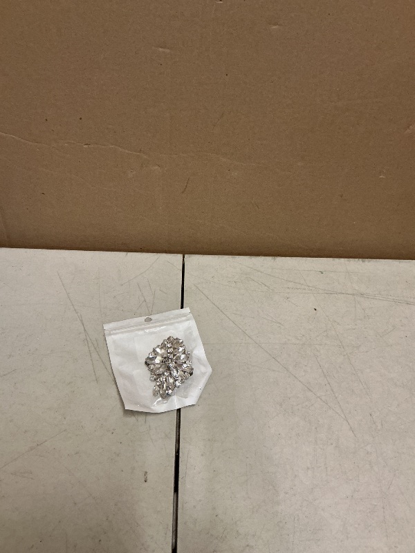 Photo 1 of 1 Pair Shiny Rhinestone Shoe Clips for Women Dress Shoes, Silver Elegant Detachable Shoe Jewelry Clips for Heels Flats, Decorative Shoe Accessories for Bridal Wedding Party Mom Gifts