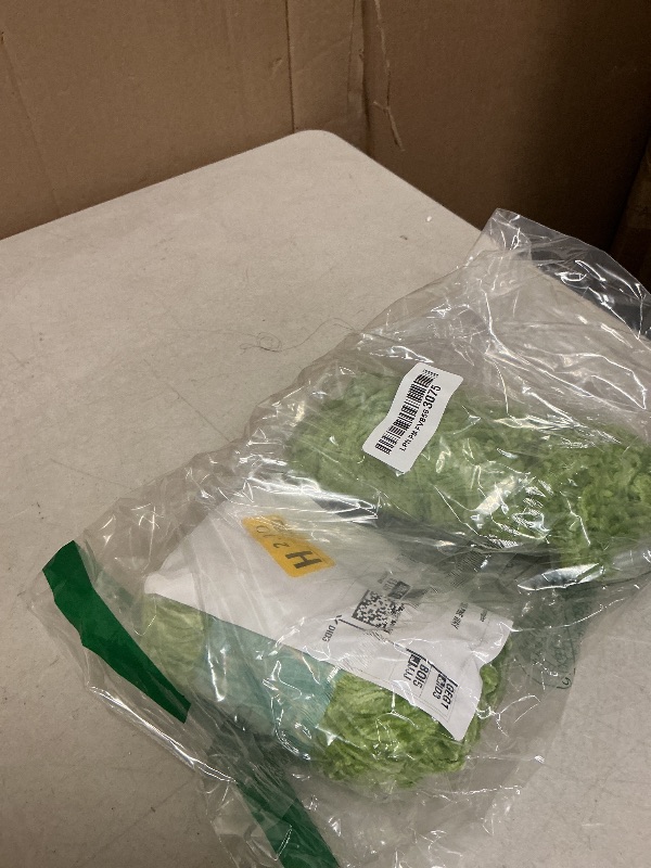 Photo 1 of 2 * 100g Velvet Chenille Chunky Yarn, Handcrafts Weaving Soft Chenille Yarn for Crocheting Clearance, Used for Making Baby Yarn Blanket, Clothes, Knitting Creations (Grass Green)