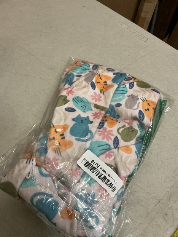 Photo 1 of 27.6" Cat Grooming Wrap, Cat Wrap for Cutting Nails, Self-Adherent Fabric Wrap for Cats, Cat Burrito Wrap Anti-Scratch, Anti-Escape, Multifunctional Swaddle Wrap Pet Tool (Green Kitten, X Large)