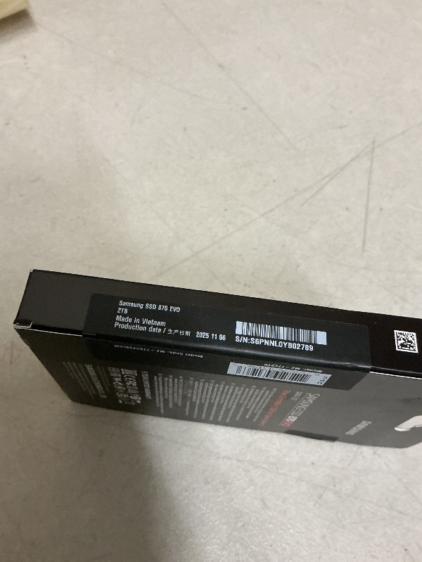 Photo 1 of Samsung Electronics 870 EVO 2TB 2.5 Inch SATA III Internal SSD (MZ-77E2T0B/AM)
