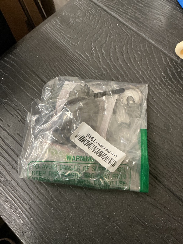 Photo 1 of Carbon Fiber Pattern Key Fob Cover for BMW, Metal Case with Silicone Lining, Keychain Protector Accessories Compatible with 2020-2025 1 2 3 4 5 6 7 8 Series X1 X2 X3 X4 X5 X6 Z4