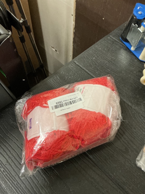 Photo 1 of 2 Plush Chunky Chenille Yarn, Fluffy Velvet for Crocheting, Soft Thick Bulky Yarns for Knitting and Making Clothes, Hats, Scarves, Blankets, Cushions (3.5oz 196.8yds Each) (Big Red)