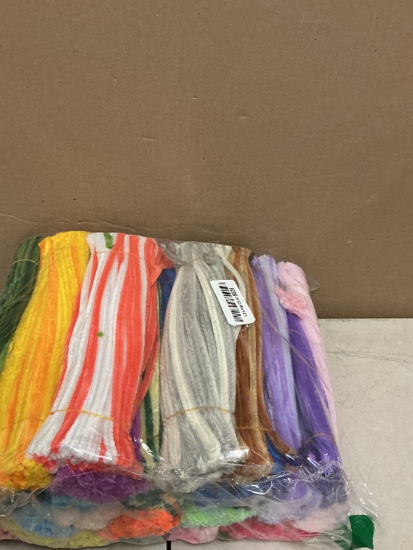 Photo 1 of 2500pcs  Cleaners Craft, Pipe Cleaners Bulk for Arts and Crafts Supplies Multi-Color Chenille Stems DIY Project Room Decor,Christmas Decorations Creative Toys Gift (12inch*6mm,50colors)