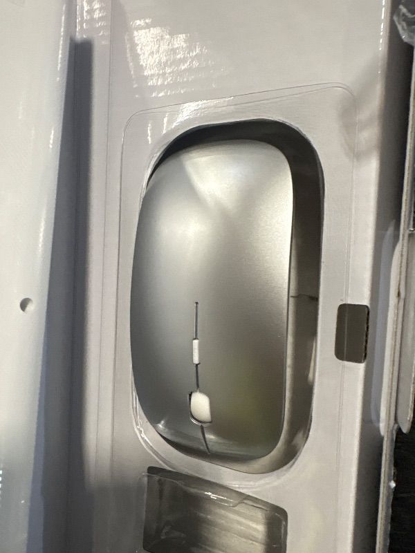 Photo 1 of **MISSING USB**
Wireless Keyboard and Mouse Ultra Slim Combo, TopMate 2.4G Silent Compact USB 2400DPI Mouse and Scissor Switch Keyboard Set with Cover, Batteries Included, for PC/Laptop/Windows/Mac - Silver White