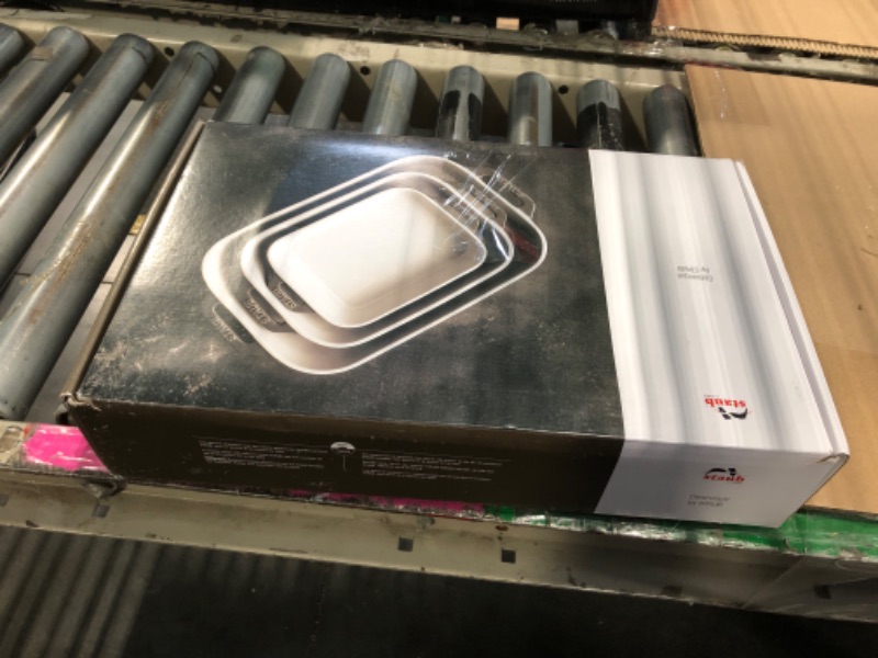 Photo 1 of ***only 2 pieces*****bigger is missing*** STAUB Ceramic 3-pc Rectangular Baking Dish Set - Citron