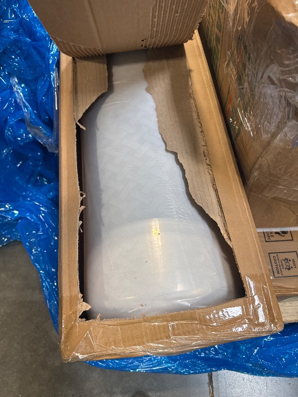 Photo 1 of *****FACTORY SEALED / NO RETURN ******* ZINUS 12 Inch Green Tea Essential Memory Foam Mattress [New Version], Queen, Fiberglass Free, Medium Feel, Breathable Airflow Memory Foam, Certified Safe Foams & Fabric, Mattress in A Box