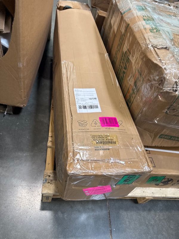 Photo 1 of *****FACTORY SEALED / NO RETURN ******* ZINUS 12 Inch Green Tea Essential Memory Foam Mattress [New Version], Queen, Fiberglass Free, Medium Feel, Breathable Airflow Memory Foam, Certified Safe Foams & Fabric, Mattress in A Box