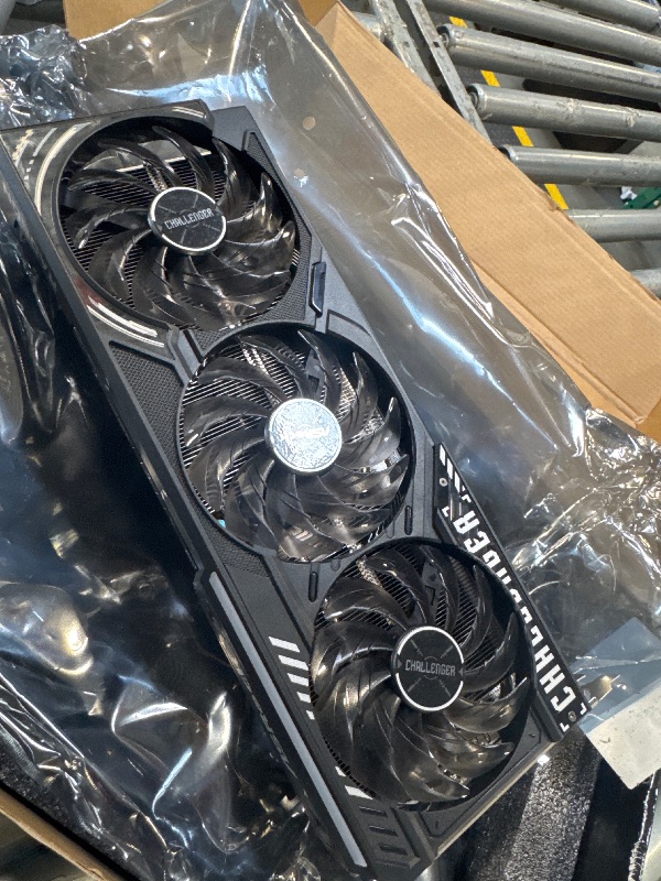 Photo 5 of ASRock AMD Radeon RX 9070 Challenger 16GB 2520 MHz 20 Gbps GDDR6 256Bit GPU RT+AI Accelerators PCIe5.0 2x8-pin Triple Fan 700W Graphics Card 0DB Silent Cooling DisplayPort2.1a HDMI2.1b LED Indicator