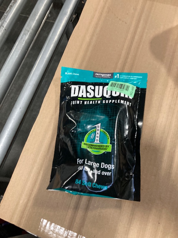 Photo 1 of **** BB 3/ 2027**** Nutramax Dasuquin for Large Dogs, Joint Health Supplement, Contains Glucosamine for Dogs, Plus Chondroitin, ASU and More, Supports Healthy Joints, Soft Chews, 84 Count