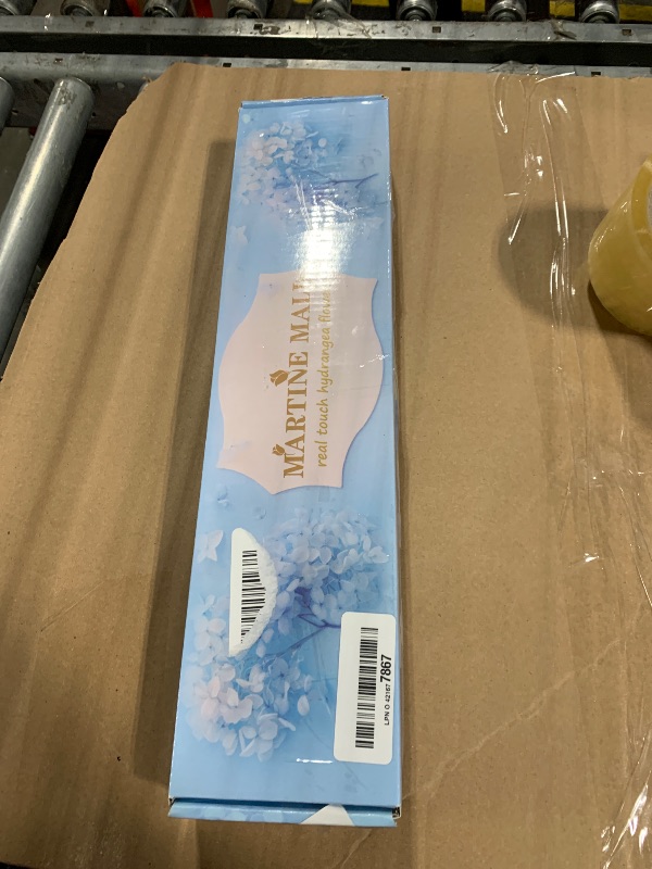 Photo 1 of **MISSING PARTS**
MARTINE MALL 3Pcs 21in Hydrangea Artificial Flowers, Latex Real Touch Hydrangeas Lifelike Large Hydrangea Flowers for Home Decor Party Arrangements Wedding Bouquets Centerpieces (2White&2Light Green)