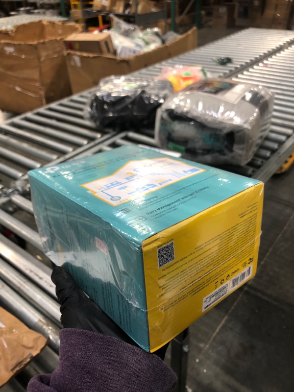 Photo 1 of ** FACTORY SEALED**TP-Link AV600 Powerline Ethernet Adapter Kit - Gigabit Port, Plug Pair &Play, Power Saving, Nano Sized Powerline Network Adapter (TL-PA4010 KIT)