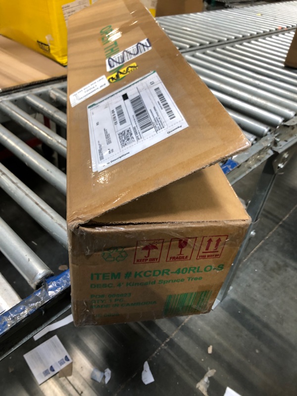 Photo 1 of ** MISSING STAND**
National Tree Company Pre-Lit Artificial Medium Christmas Tree, Green, Kincaid Spruce, Multicolor Lights, Includes Stand, 4 Feet