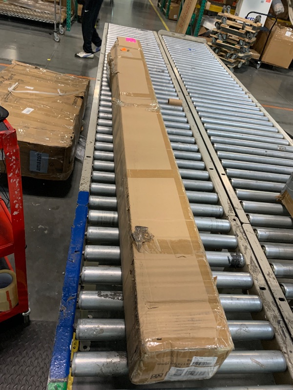 Photo 1 of ** ONLY ONE PCS DAMAGE MAJOR / USTEDTED *** AntLux 110W 8FT LED Shop Lights Ultra Slim LED Wraparound, 12600LM, 5000K, 8 Foot Strip Light, Flush Mount Garage Office Warehouse Ceiling Lighting Fixture, 8 Foot Fluorescent Tube Replacement, 4 Pack