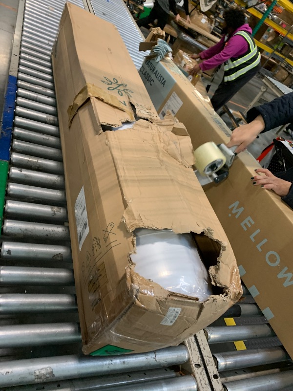 Photo 1 of ** NEW*** ZINUS 12 Inch Green Tea Essential Memory Foam Mattress [New Version], Queen, Fiberglass Free, Medium Feel, Breathable Airflow Memory Foam, Certified Safe Foams & Fabric, Mattress in A Box