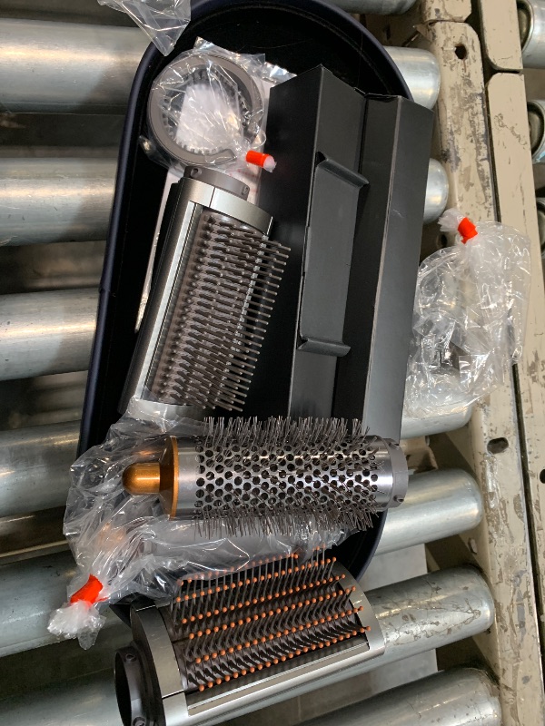 Photo 1 of ** VERY USED/ DAMAGE MINOR *** Dyson Airwrap™ Multi-Styler Complete Long, Straight to Wavy Hair, No Heat Damage, 6-in-1 Versatility