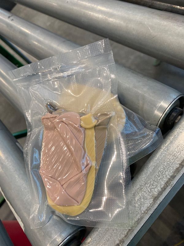 Photo 1 of **MISSING PARTS**
Mrsdry Bottle Covers for Travel, Leak Proofing, Travel Size Container Silicone toiletry sleeves, Leak Locks Travel Accessories for Shampoo Wash Body Bottles and other beauty and personal care(6pcs)