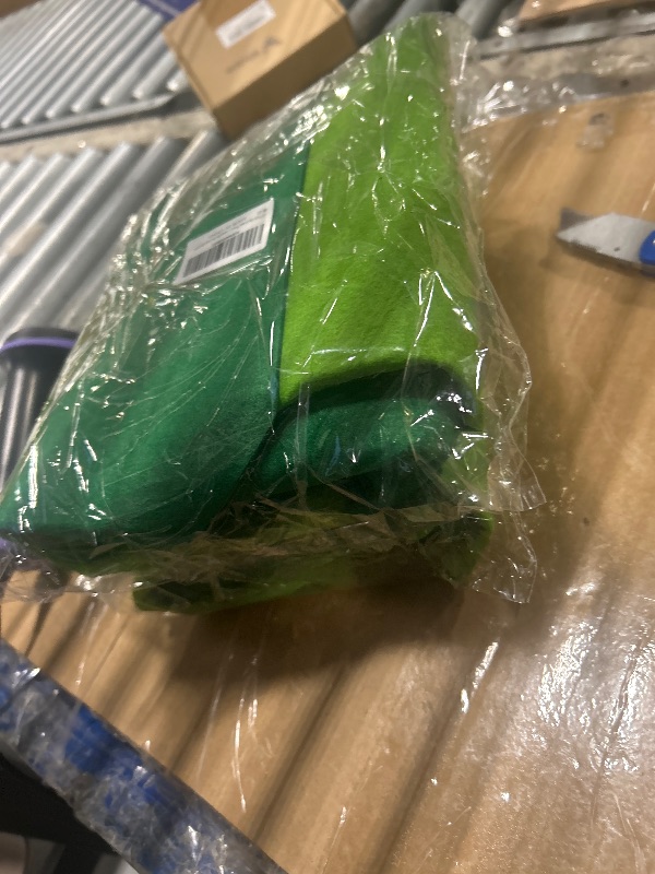 Photo 1 of *****2 PACK***
DIY Felt Christmas Tree with 64PCS Ornaments, 3.2 Feet Montessori Felt Christmas Tree, Xmas New Year Door Wall Window Hanging Craft Decorations, Xmas Party Favors