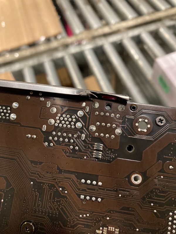 Photo 1 of ****IT HAS DAMAGE**** Gigabyte B550 Gaming X V2 (AMD Ryzen 5000/B550/ATX/M.2/HDMI/DVI/USB 3.1 Gen 2/DDR4/ATX/Gaming Motherboard)