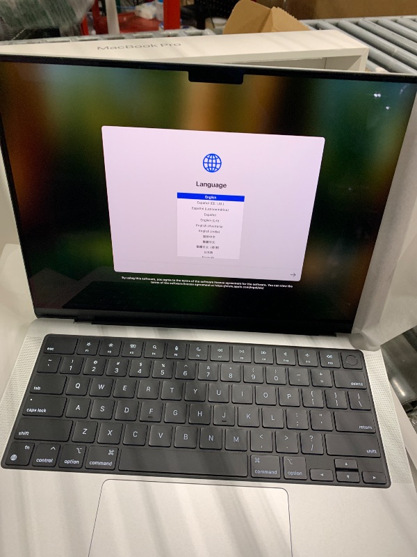 Photo 1 of ** NEW/ TESTED FUNCTIONAL** Apple 2024 MacBook Pro Laptop with M4 Pro, 12?core CPU, 16?core GPU: Built for Apple Intelligence, 14.2-inch Liquid Retina XDR Display, 24GB Unified Memory, 512GB SSD Storage; Silver