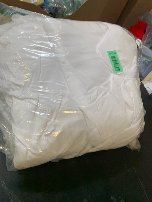 Photo 1 of 10 Pack White Round Tablecloths, 120 Inch Stain Resistant and Wrinkle Polyester Fabric Washable Table Clothes Cover for Kitchen Dining, Wedding, Reception Banquet, Birthday Party, Buffet Restaurant