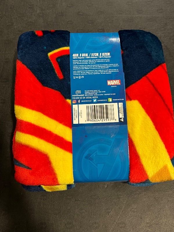 Photo 1 of Captain Marvel; Bold Leader Silk Touch Throw Blanket; 46 X 60D0102H94C9Y
