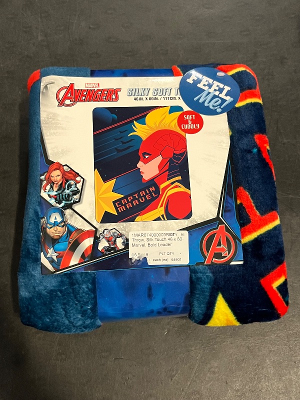 Photo 1 of Captain Marvel; Bold Leader Silk Touch Throw Blanket; 46 X 60D0102H94C9Y
