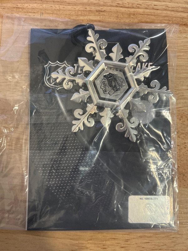 Photo 1 of Chicago Blackhawks Silver Plated Snowflake 