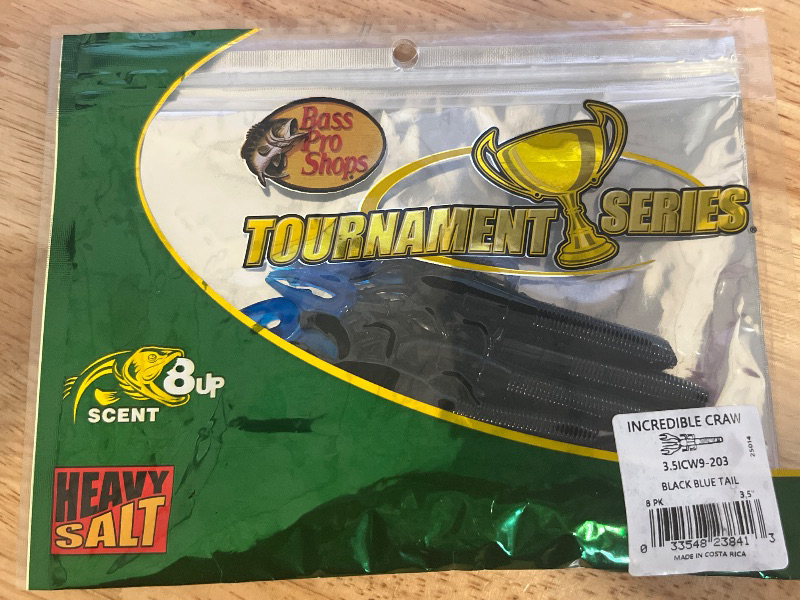 Photo 1 of Bass Pro Shops Tournament Series Incredible Craw - Balck/Blue Claw
