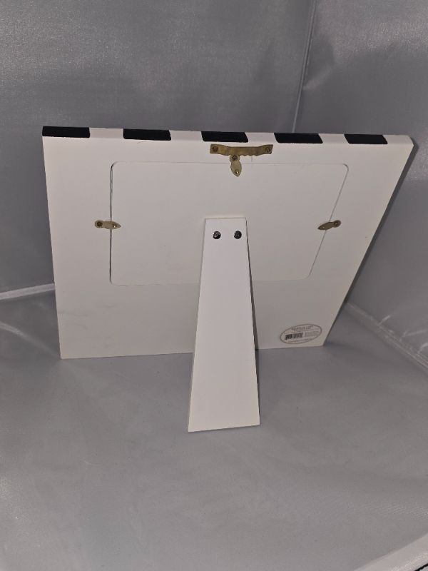 Photo 1 of Magnolia Lane Inc. 9 1/4 " x 10" Live Picture Frame Hang Or Stand