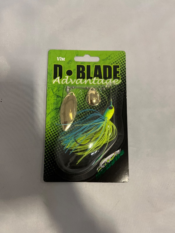 Photo 1 of Dobyns Rods ADV1/2A02COL/WIL Spinnerbait D-Blade Advantange A02 Parrot Colorado/Willow 1/2 oz Spinnerbait D-Blade Advantange A02 Parrot Colorado/Willow, 1/2 oz