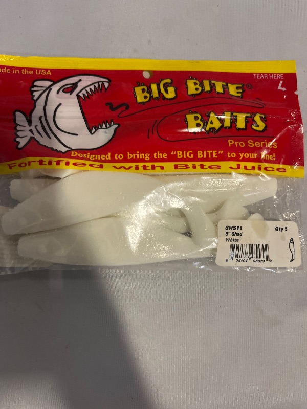 Photo 1 of Big Bite Baits 5" shad white 5pack