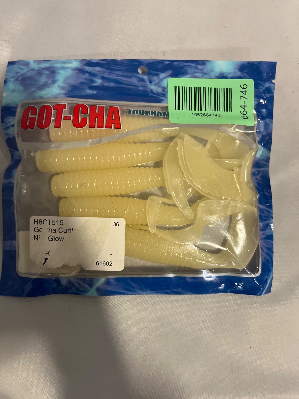 Photo 1 of GOTCHA Curltail grub 8" nite glow 5pack