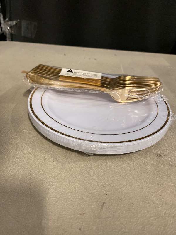 Photo 1 of 10 Pack White and gold plastic plates with 10 Gold Forks