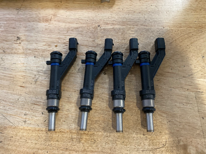 Photo 1 of (4) Fuel Injectors - Hyundai (35310-2S001) For Genesis G70,80,  GV70,80, Hyundai Santa Cruz, Santa Fe, Sonota, Tucson
