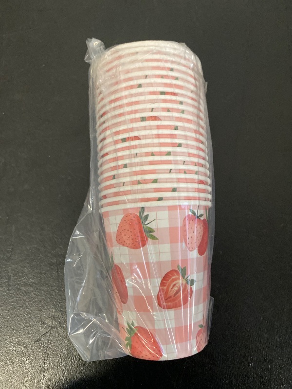 Photo 1 of 24 Count. Strawberry Cups | 21/24 Included