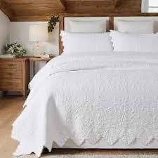 Photo 1 of Brandream Premium White Cotton Quilt Set Oversized Queen Intricate Botanical Vine Stitching Scalloped Trim Lightweight All-Season Designer Bedspread 3-Piece