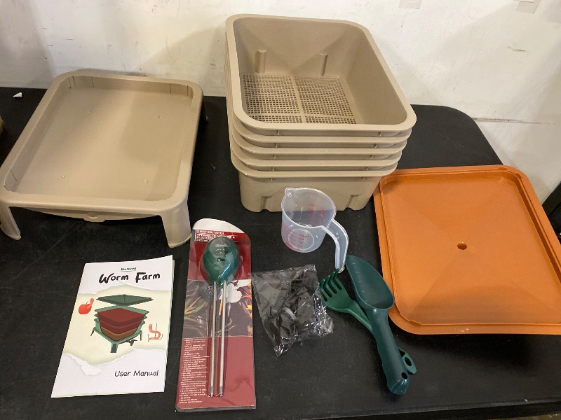 Photo 1 of Blutezeit 5-Tray Worm Compost Bin, 53QT Worm Composter Indoor & Outdoor, Worm Farm Starter Kit for Vermicomposting, Recycling Food Waste (Green)
