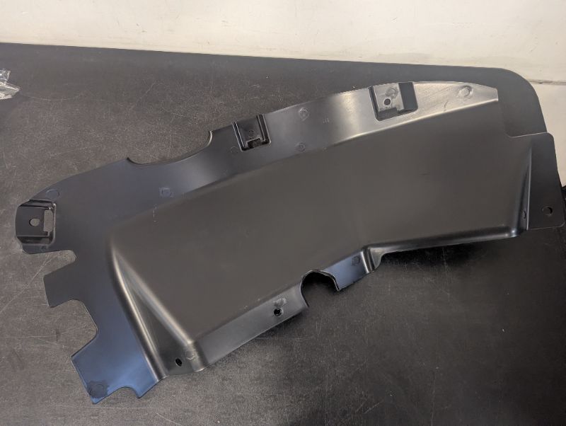 Photo 1 of 82750293 Right Corner Bumper Air Deflector Fits Volvo VNL 2018-2024