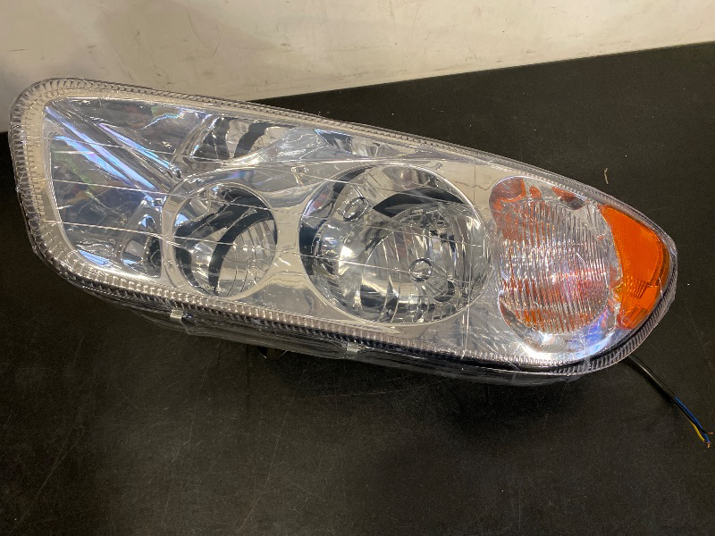 Photo 1 of Driver Side Headlight Fits Mack Vision Base Tractor 12.8L 2011-2008 2M0526Am