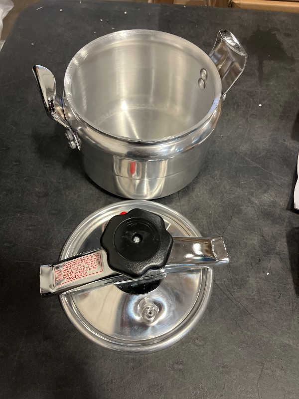 Photo 1 of Aluminum Pressure Cooker, 3L/4L/5L Large Capacity Pressure Cooker for Gas Stove, Explosion Proof Pressure Canner with Easy Lock Lid, Fast Cooking Cookware (5L-22CM Bottom))