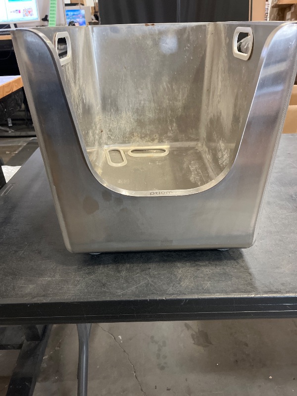 Photo 1 of Ptlom Stainless Steel Litter Box with 13.7'' High Sides Anti-Splashing Seamless Metal Litter Box Extra Large Low Entry Litter Pan for Big Cats
