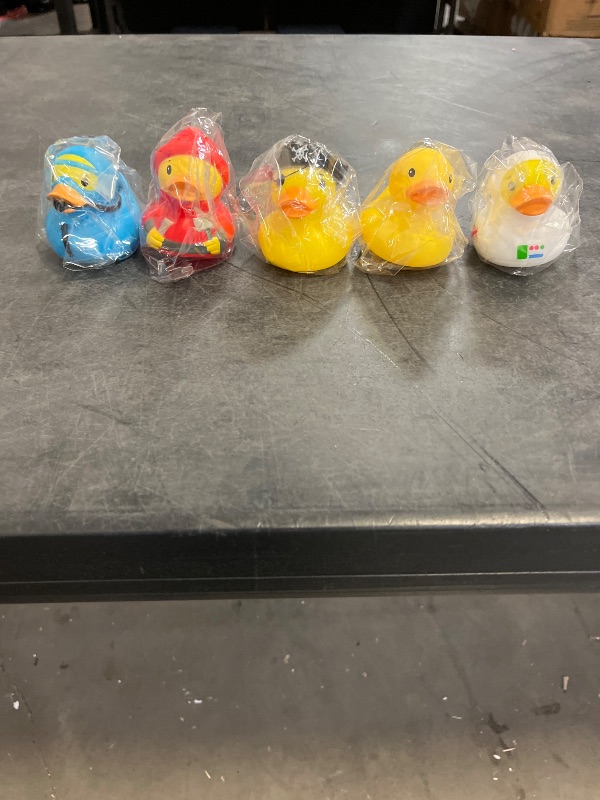 Photo 1 of 5pcs Rubber Ducks
